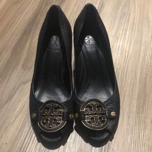 Tory Burch Amanda Open Toe Wedge Size 6
